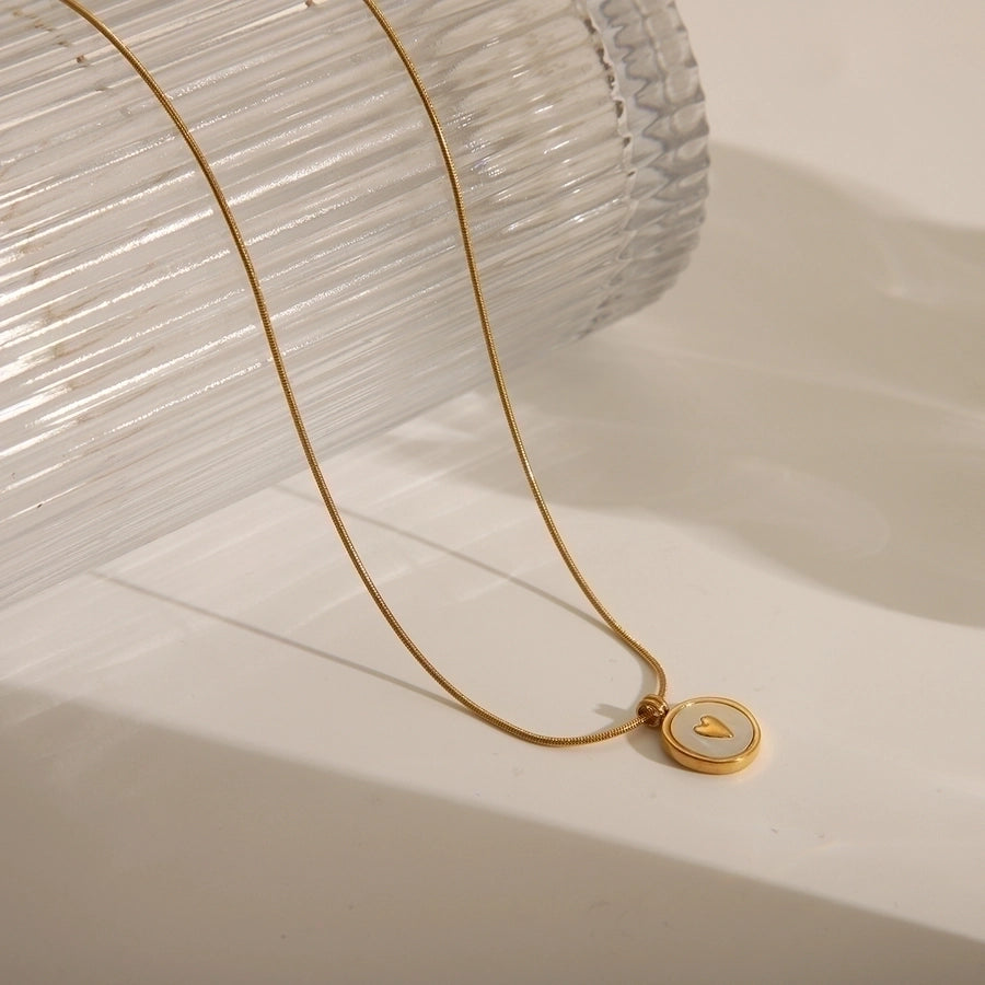 שרשרת לב בעיגול לבן