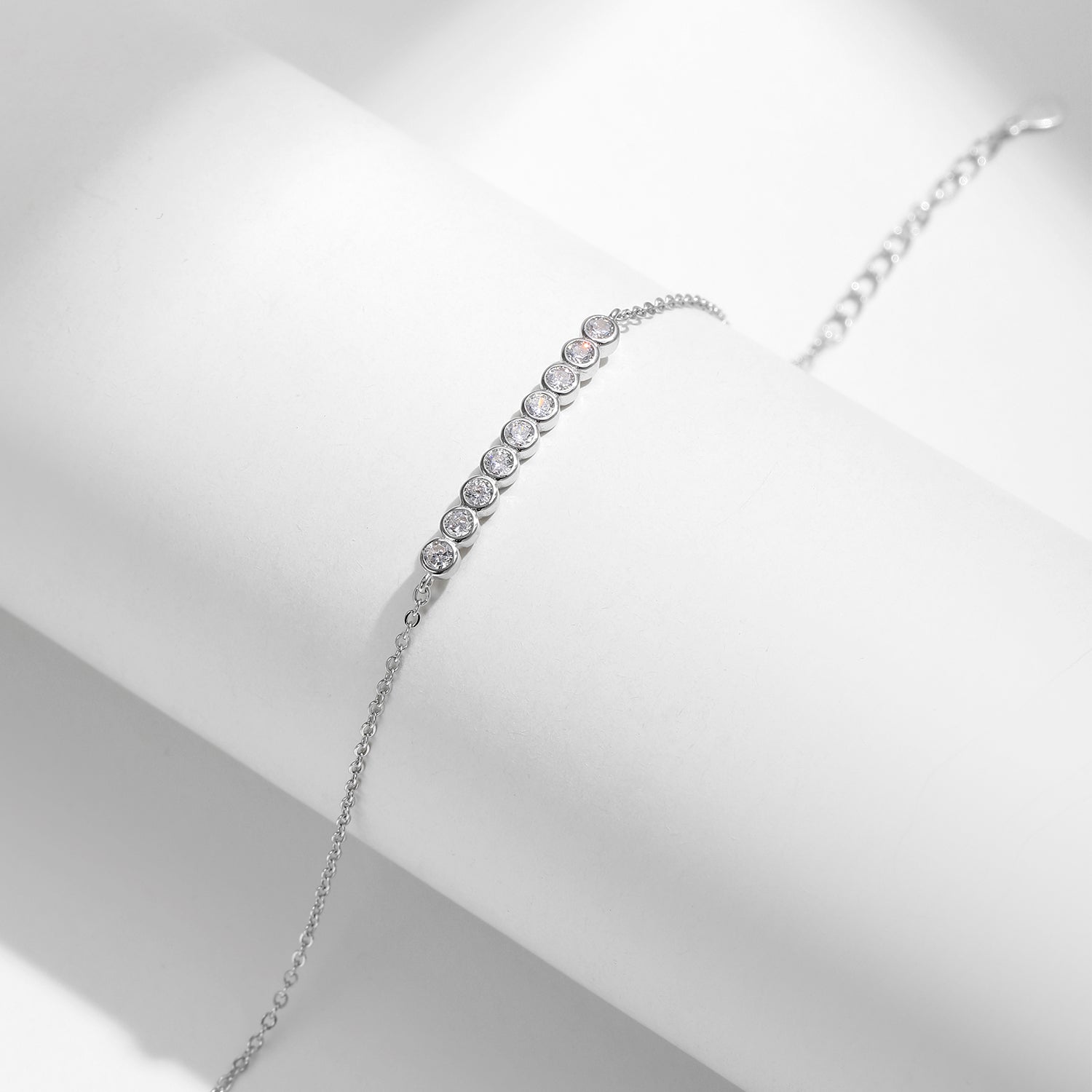 IG Style Women’s 925 Sterling Silver Rhodium Plated Bracelet With Moissanite Inlay And Cable Chain, Featuring 0.03µm Plating Thickness