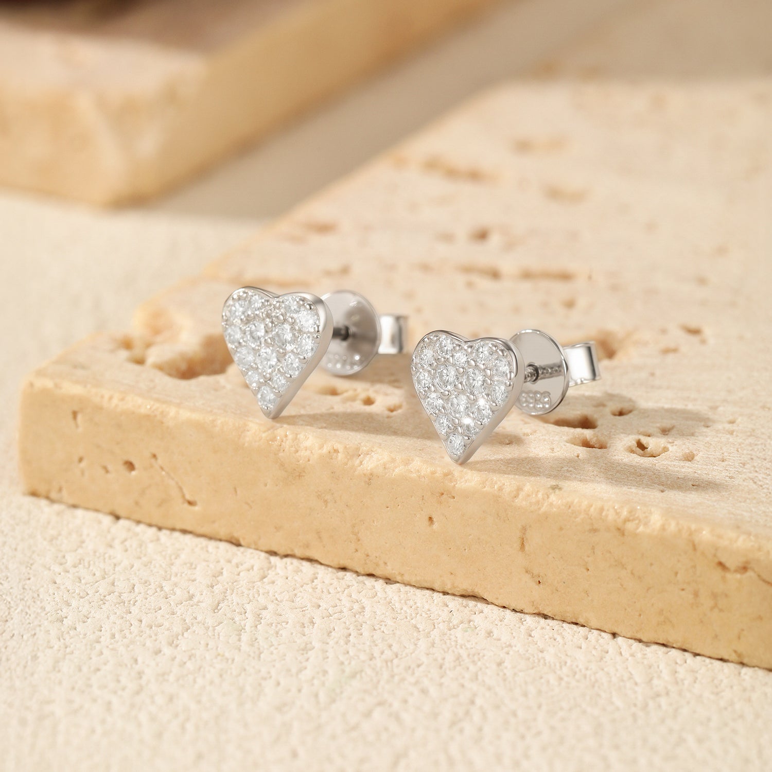 Moissanite S925 Sterling Silver Petite Sparkling Heart-shaped Earrings For Women Rhodium-plated Exquisite High-end Elegant Earrings