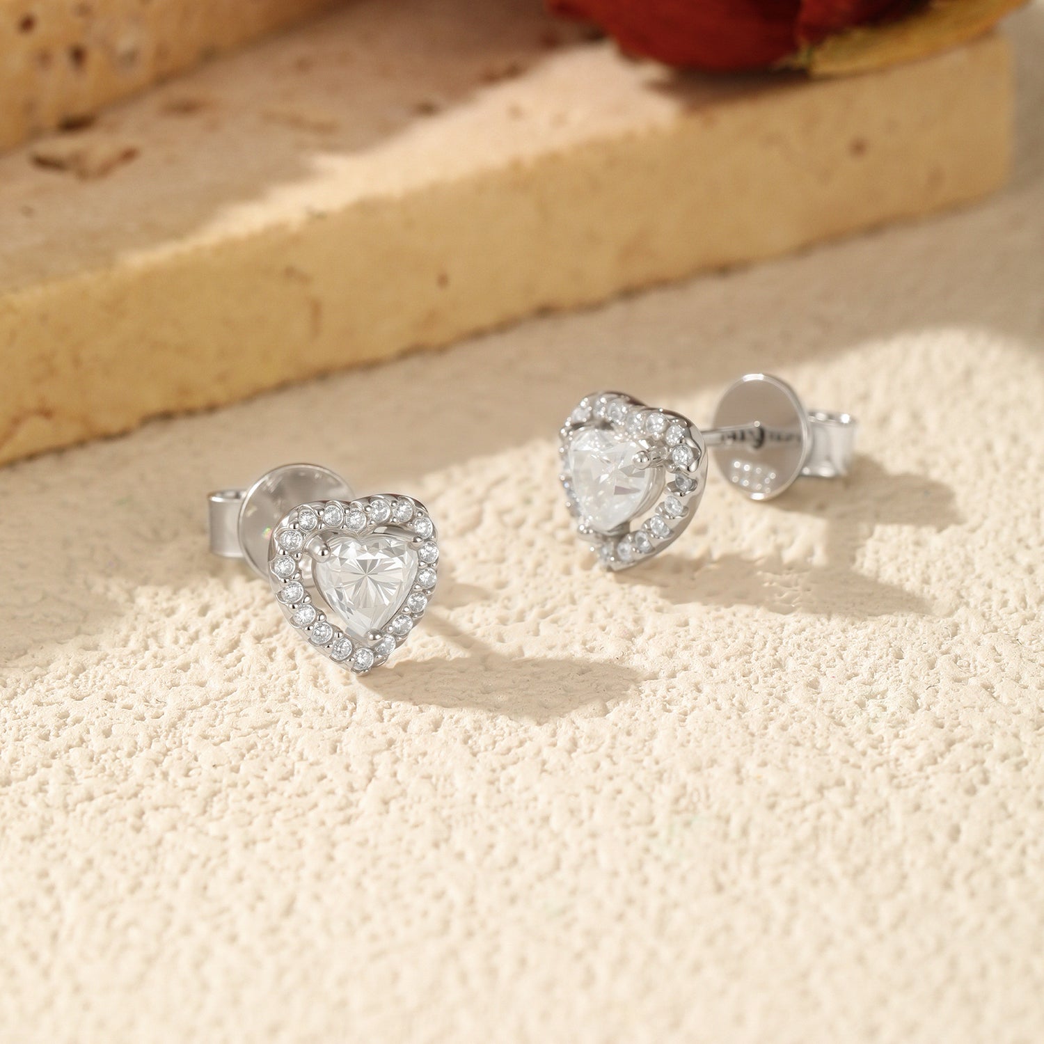 Moissanite S925 Sterling Silver 0.6 Carat Heart Stud Earrings For Women French Style High-end Versatile Rhodium-plated Elegant Heart-shaped Earrings