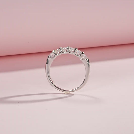 0-6-karat-round-brilliant-cut-rhodium-plated-925-sterling-silver-925-sterling-silver-moissanite-geometric-rings-colorlessdef-moissanite-gra-certificate-vvs1-vvs2